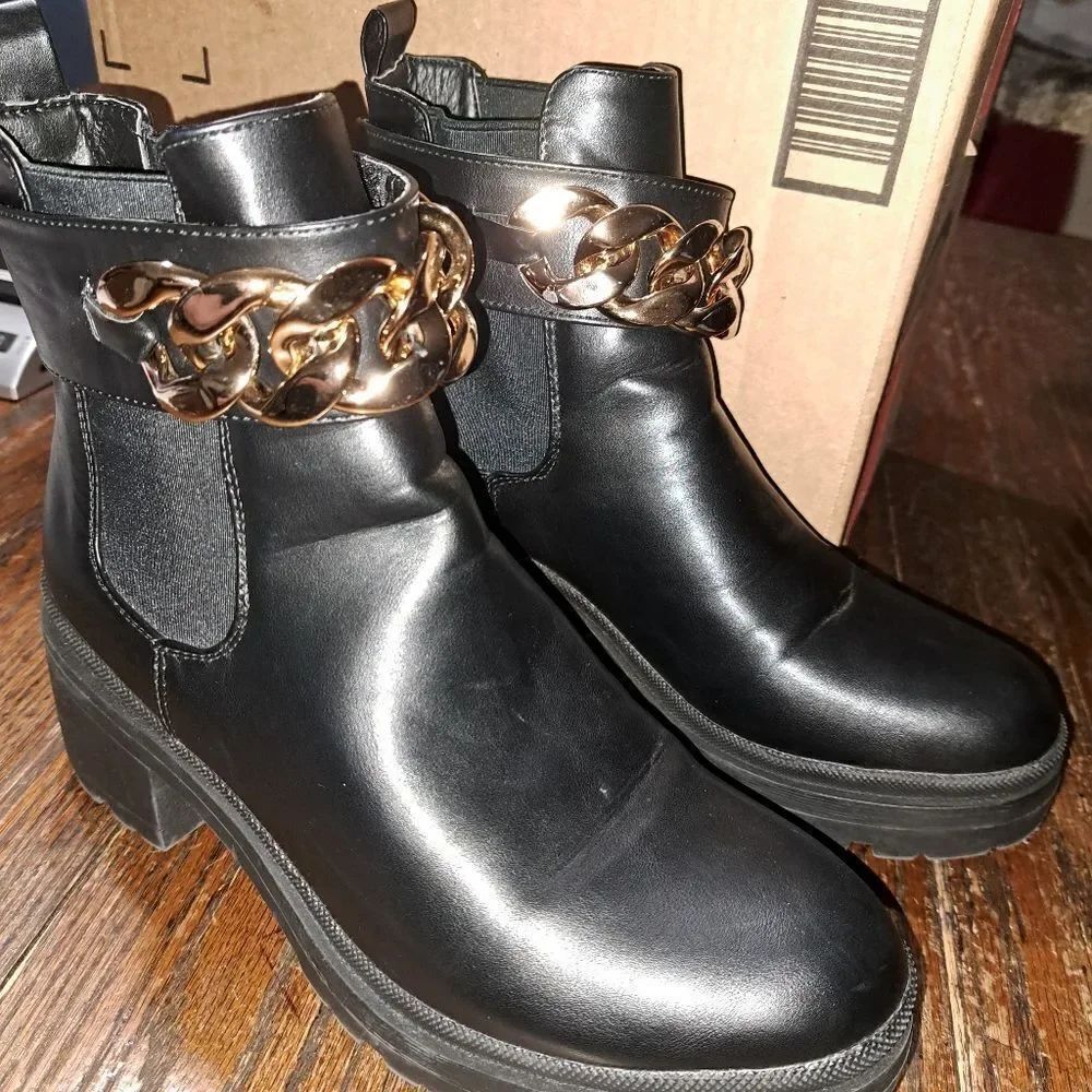 Size 11 H Halston Black Manila Gold Chain Lug Sole Bootie Chunky Boots